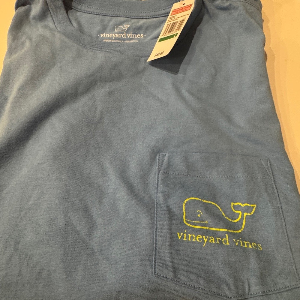 Vineyard Vines Blue T-Shirt with Yellow Logo L - Large